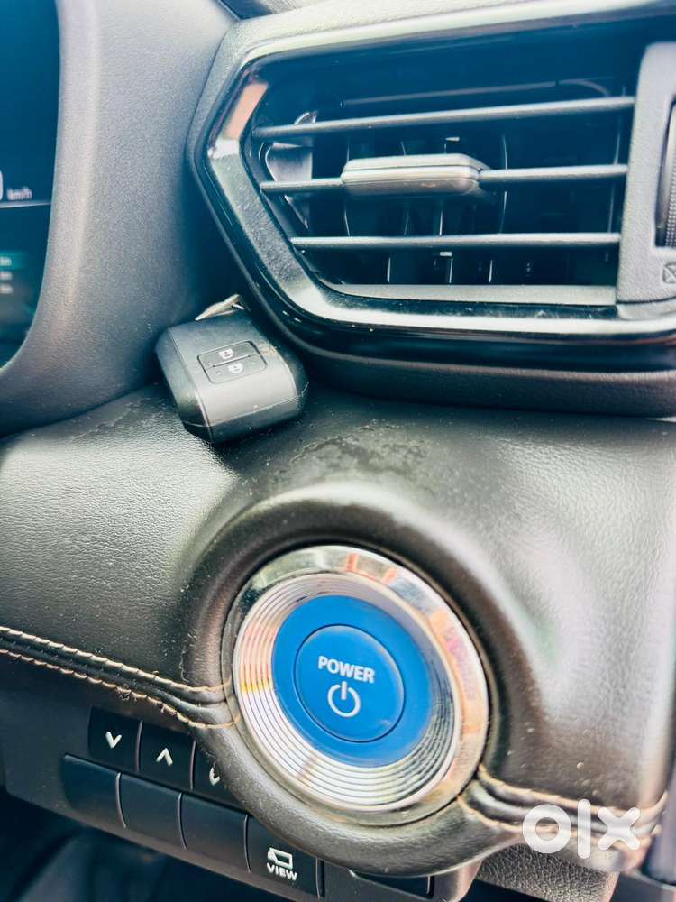Maruti Suzuki Grand Vitara 1.5 Alpha Smart Hybrid At, 2023, Petrol