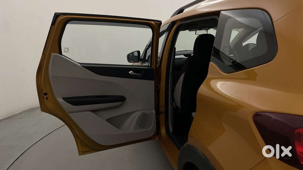 Renault Triber Rxz Easy-r Amt, 2022, Petrol