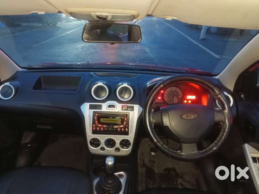 Ford Figo 1.2p Titanium Mt, 2012, Cng & Hybrids