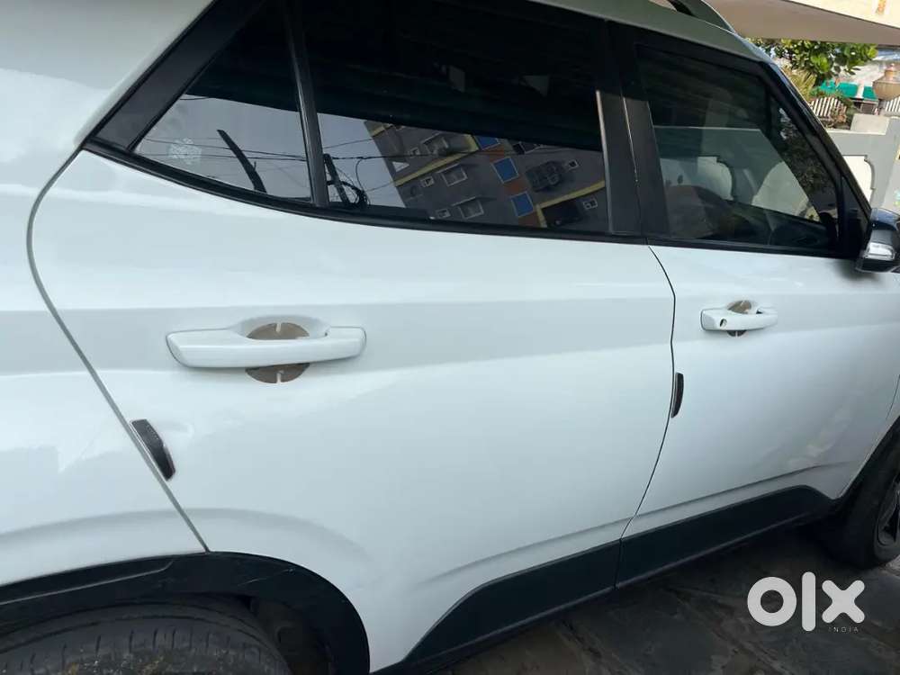Hyundai Venue Petrol Mt 2024