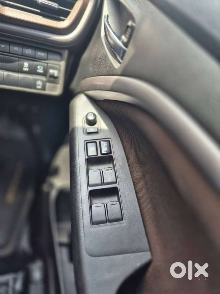 Maruti Suzuki Brezza Zdi+ Dual Tone, 2022, Petrol