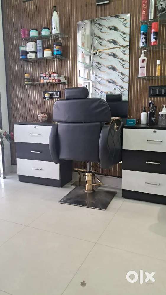 Salon sale