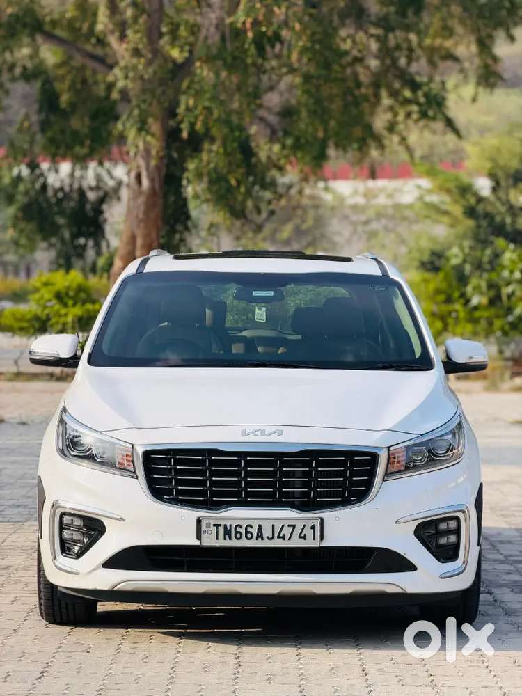 Kia Carnival Limousine 2022 Diesel Just 32000 Km Driven