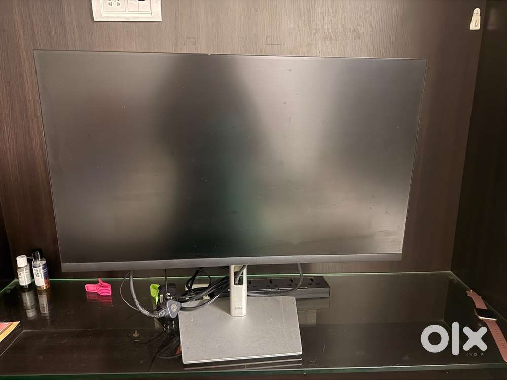 Dell 27 inch monitor in perfect condition