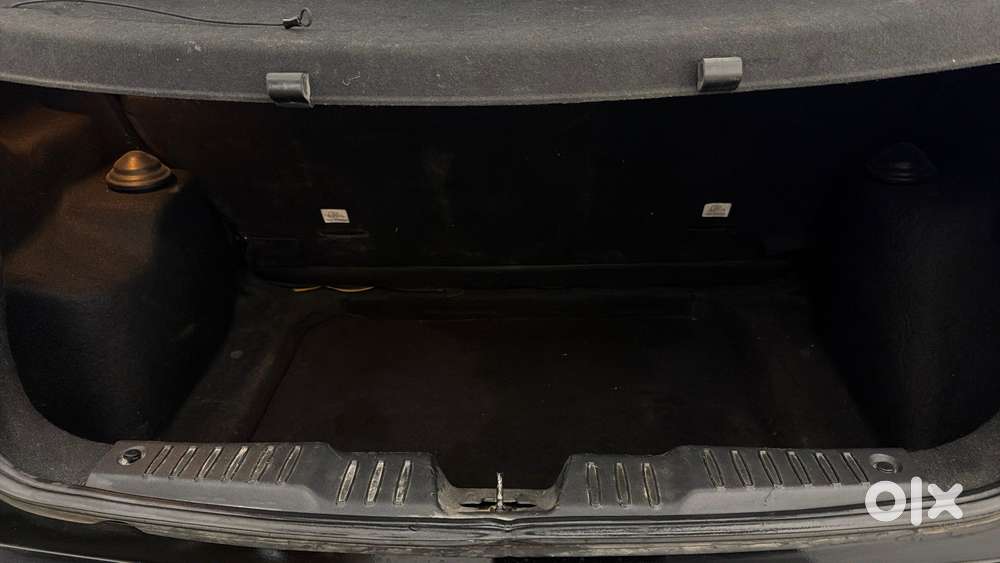 Tata Altroz 1.2 Xza Plus Dark Edition Dct, 2022, Petrol