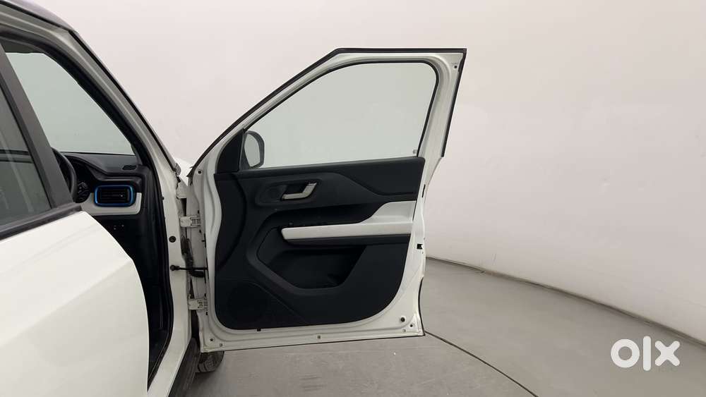 Tata Punch Creative Dual Tone Amt Sunroof, 2024, Petrol
