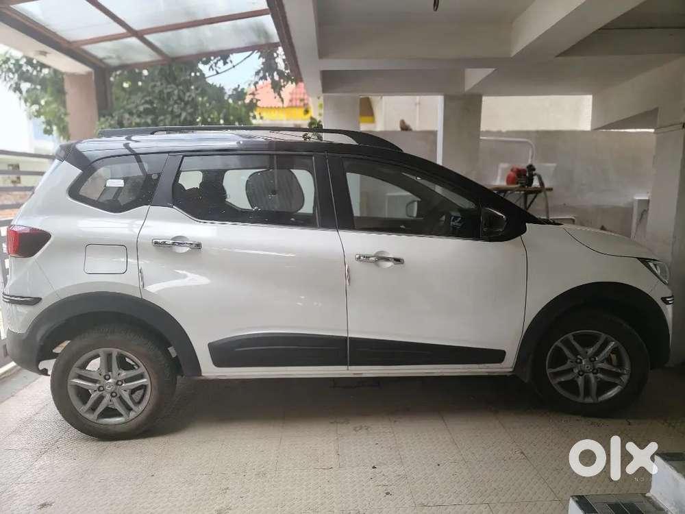 Renault Triber Amt Rxz 2023 Urgent