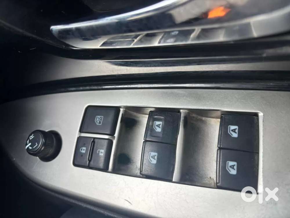 Toyota Innova Crysta 2.4 V 7 Str, 2016, Diesel
