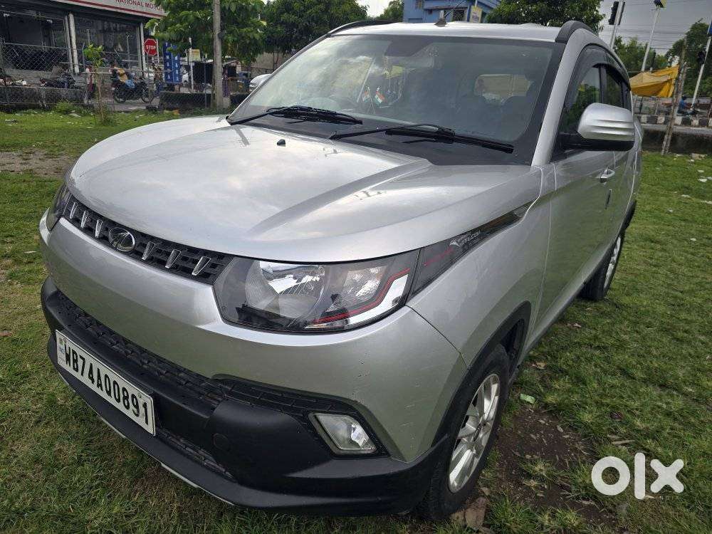 Mahindra Kuv 100 Mfalcon G80 K8 Dual Tone, 2017, Petrol