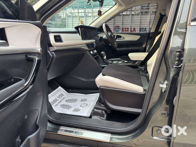 Mahindra Xuv700, 2025, Petrol