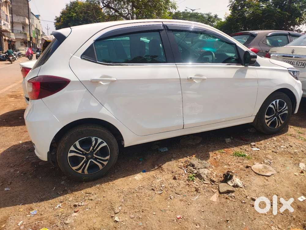 Tata Tiago 1.2 Revotron Xt (o), 2024, Petrol