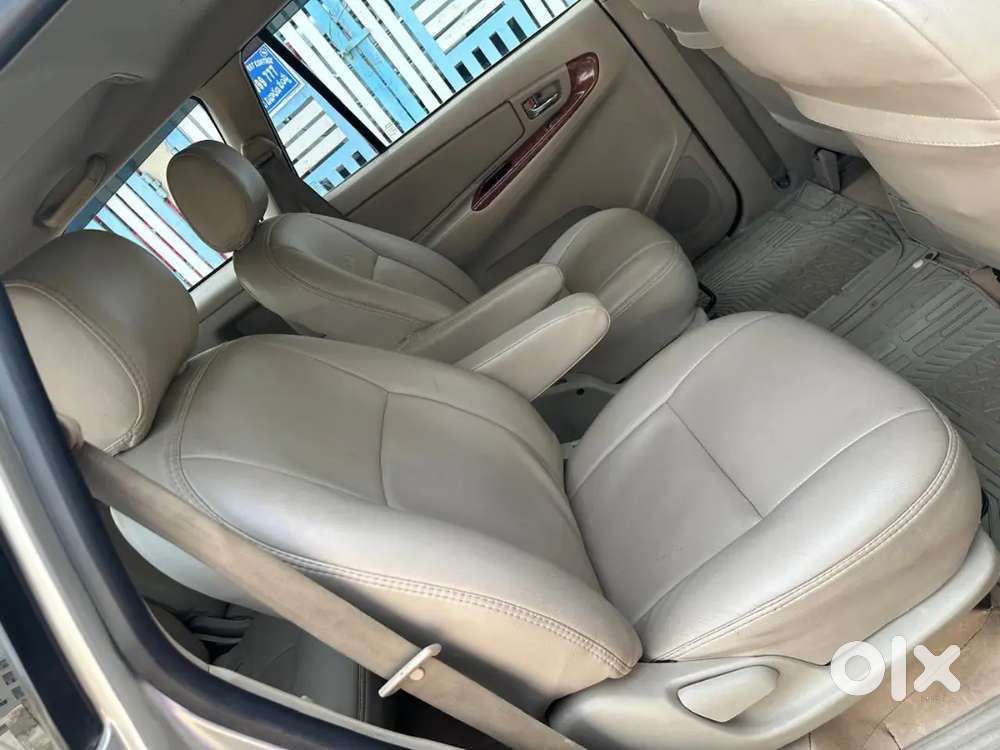 Toyota Innova 2.5 V 2008, Who Wants Genuine 7 Seater In Low Budget.