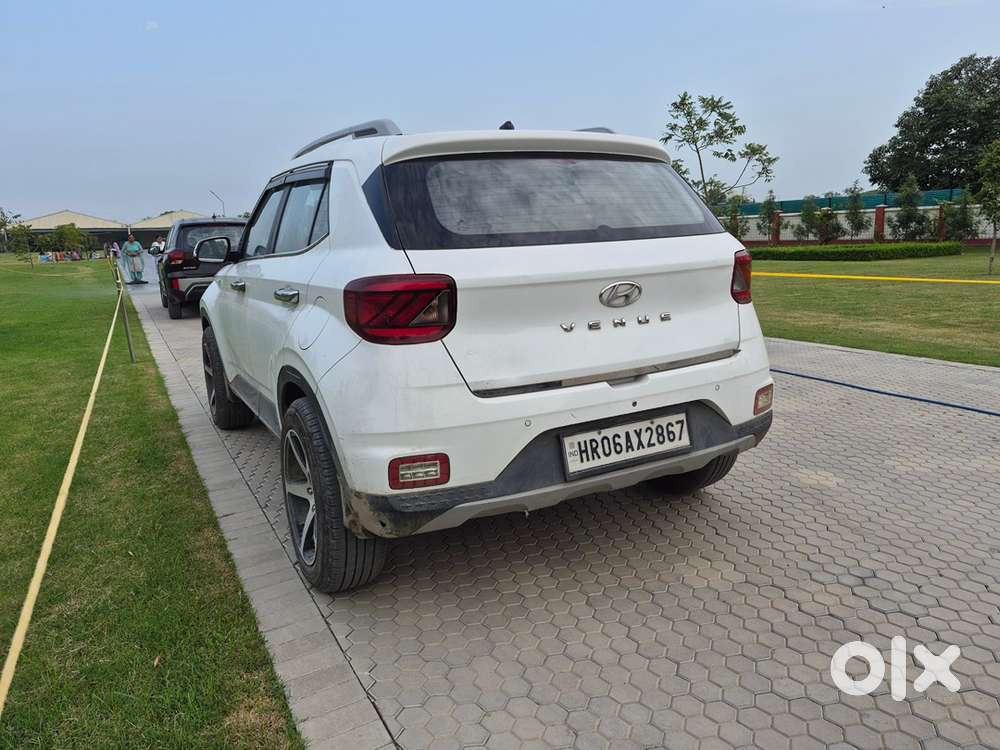 Hyundai Venue 2021 Petrol Well Maintained