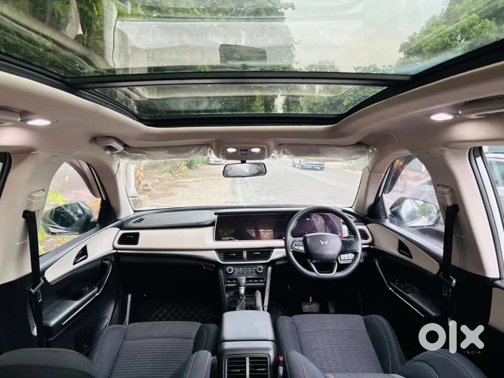 Mahindra Xuv700 2.2 Ax 5 Diesel At 7 Str, 2023, Diesel