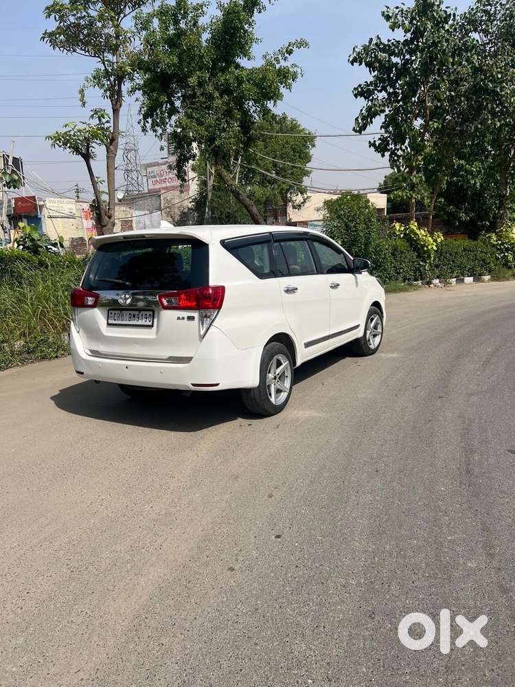 Automatic Innova Crysta