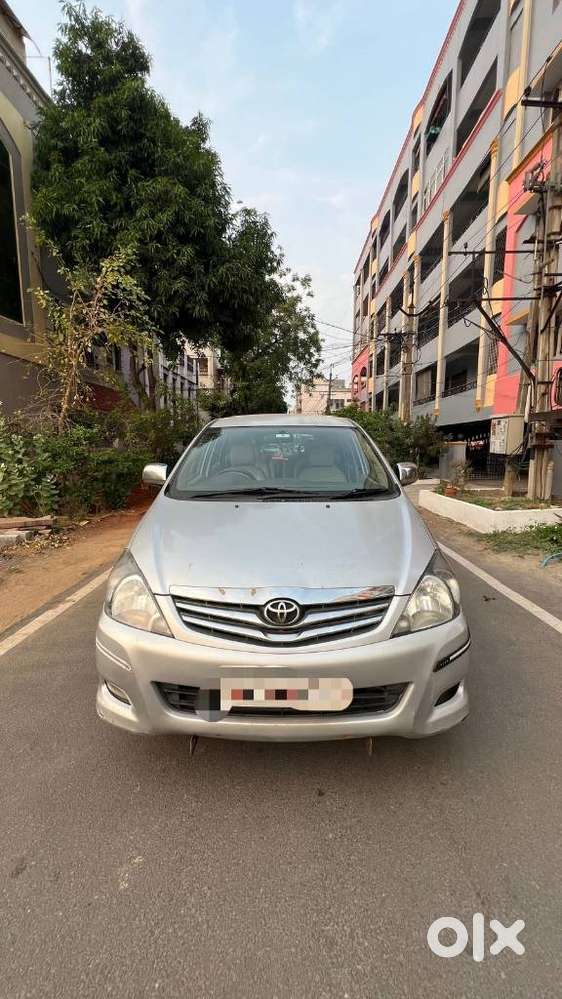 Toyota Innova 2.5 V 7 Str, 2010, Diesel