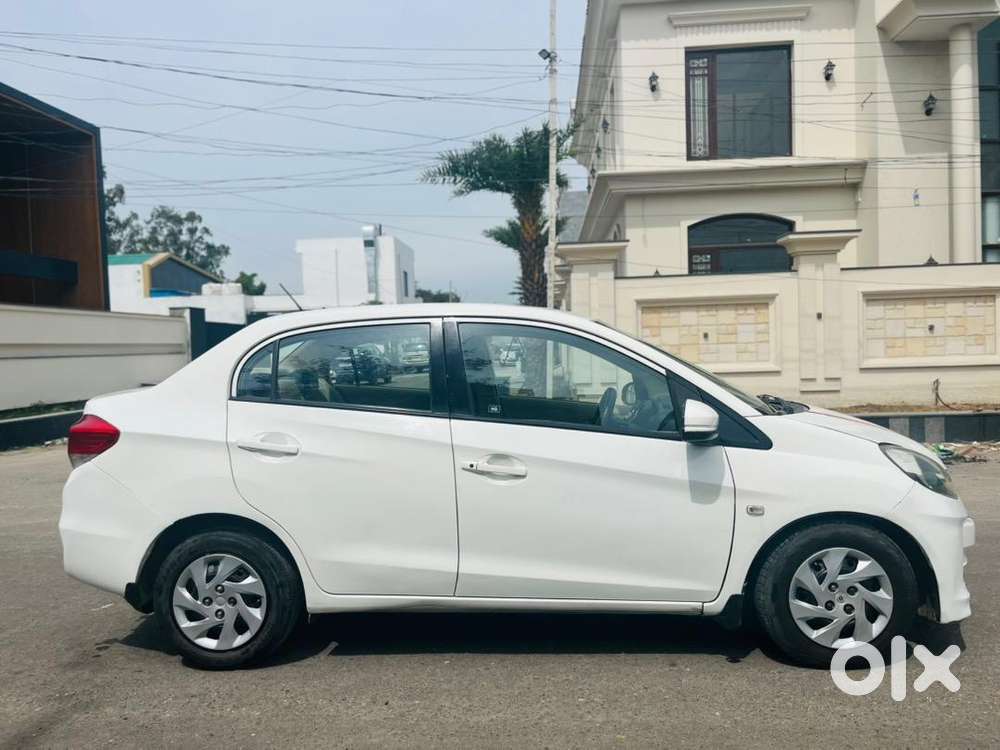 Honda Amaze 2016