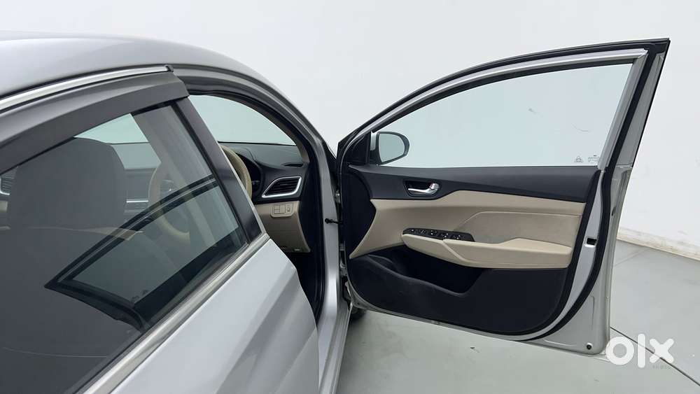 Hyundai Verna [ ] Fluidic 4s 1.6 Crdi Sx (o) At, 2018, Petrol