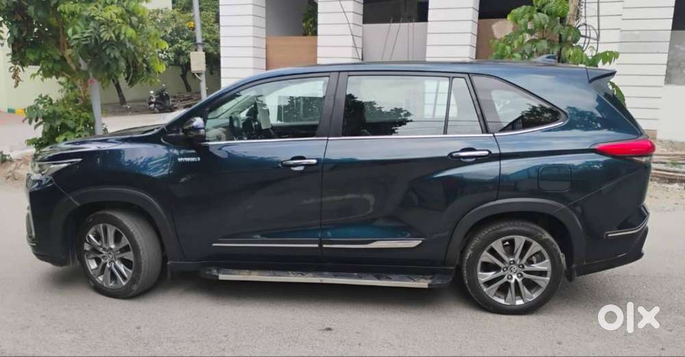 Toyota Innova Hycross 2.0 Zx Hybrid 7 Str, 2024, Petrol
