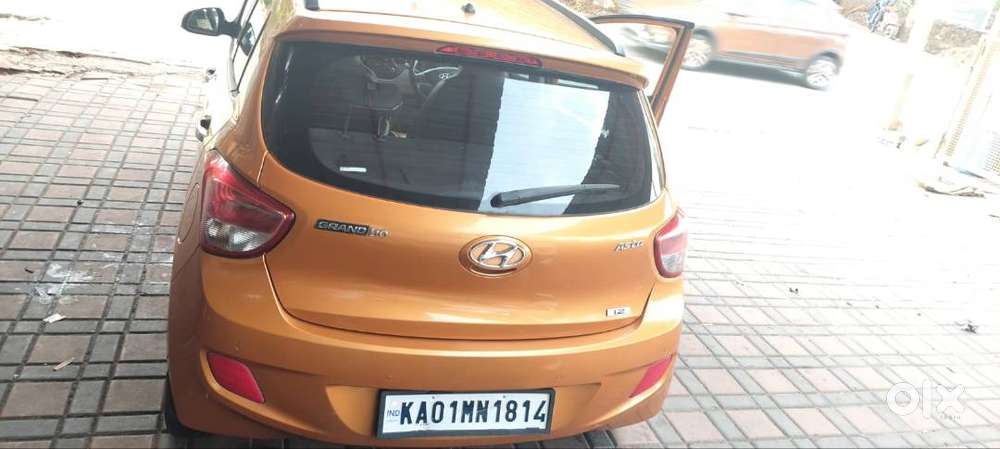 Well-maintained Hyundai Grand I10 Asta (2016), Second Owner, Only 33,0