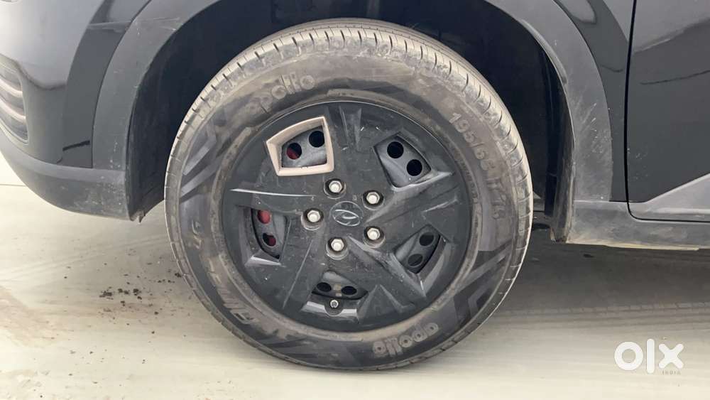 Hyundai Venue S (o) 1.2 Petrol Knight Edition, 2023, Petrol