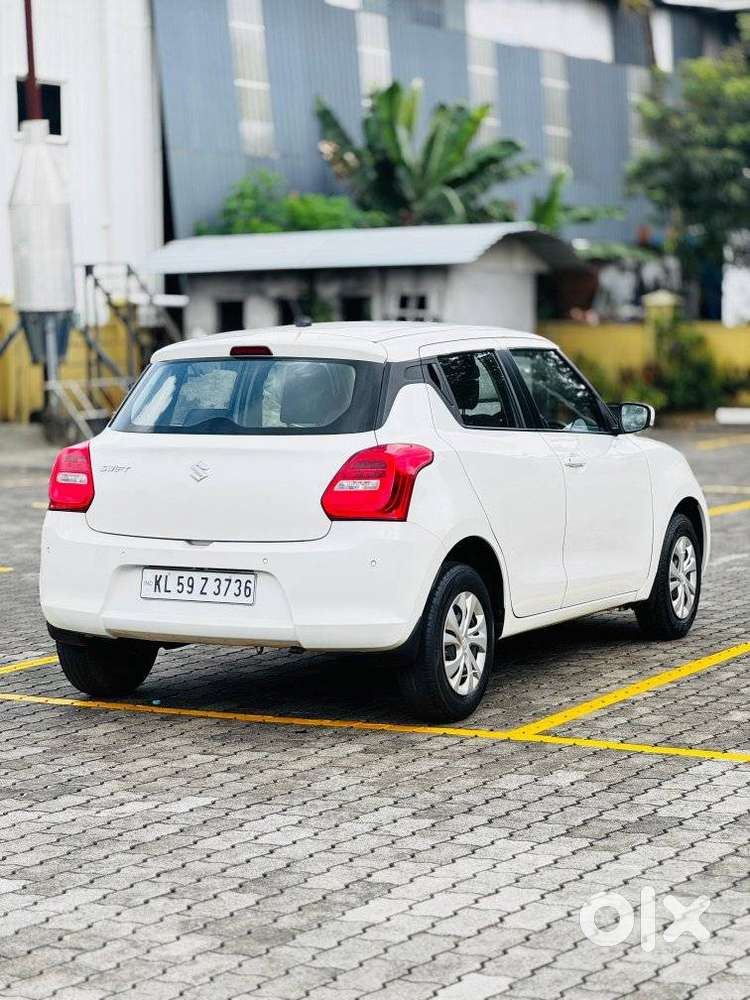 Maruti Suzuki Swift Vxi + Manual, 2023, Petrol