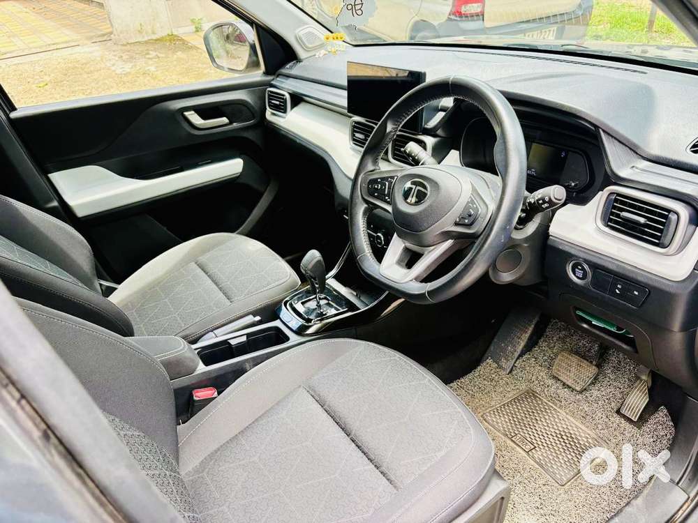 Tata Punch 1.2 Revotron Creative Amt Dual Tone, 2025, Petrol