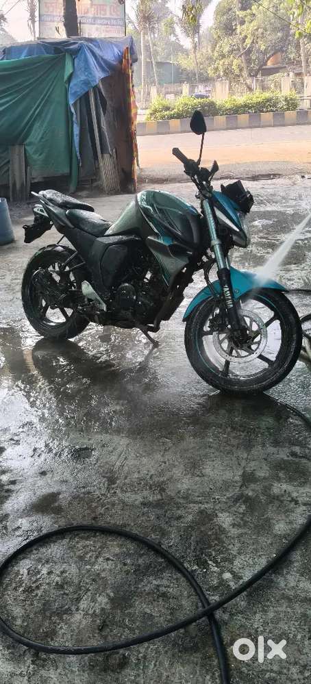 Maruti Suzuki Baleno Old Model And Yamaha Fz Bike