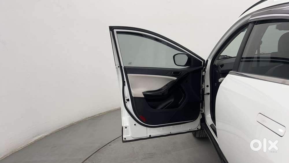 Tata Curvv Pure Plus S 1.2 Revotron Petrol 6mt, 2025, Petrol