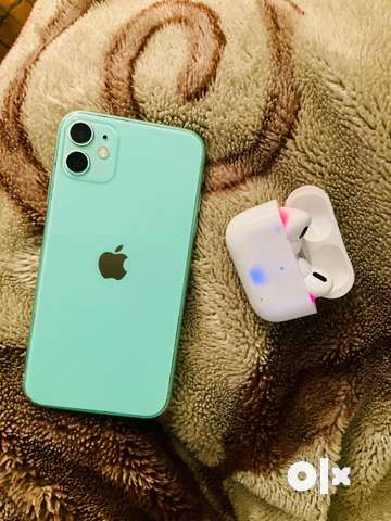 Iphone 11 128gb with airpods hot sale