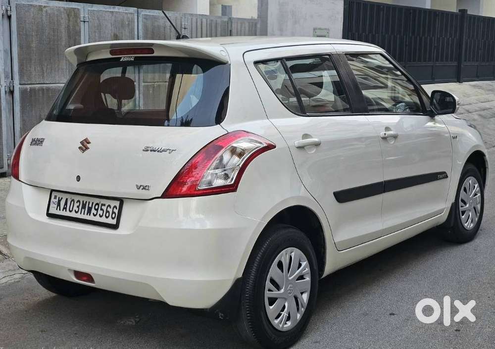 Maruti Suzuki Swift Vxi + Manual, 2015, Petrol