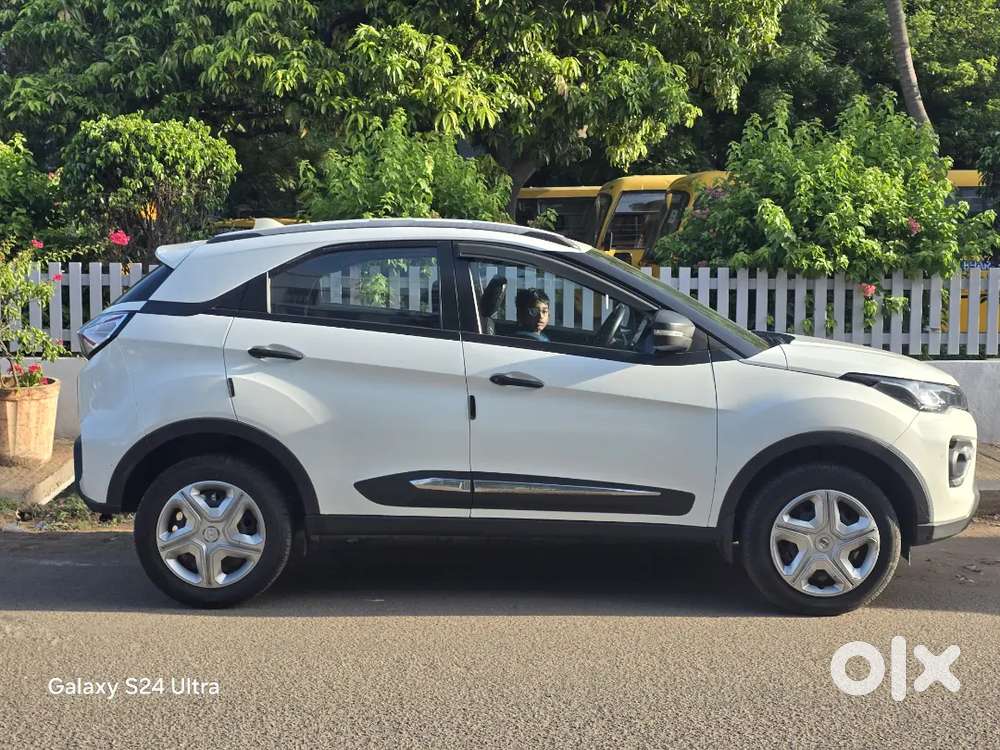 Tata Nexon 2022 Diesel 125000 Km Driven. 100% Company Service.
