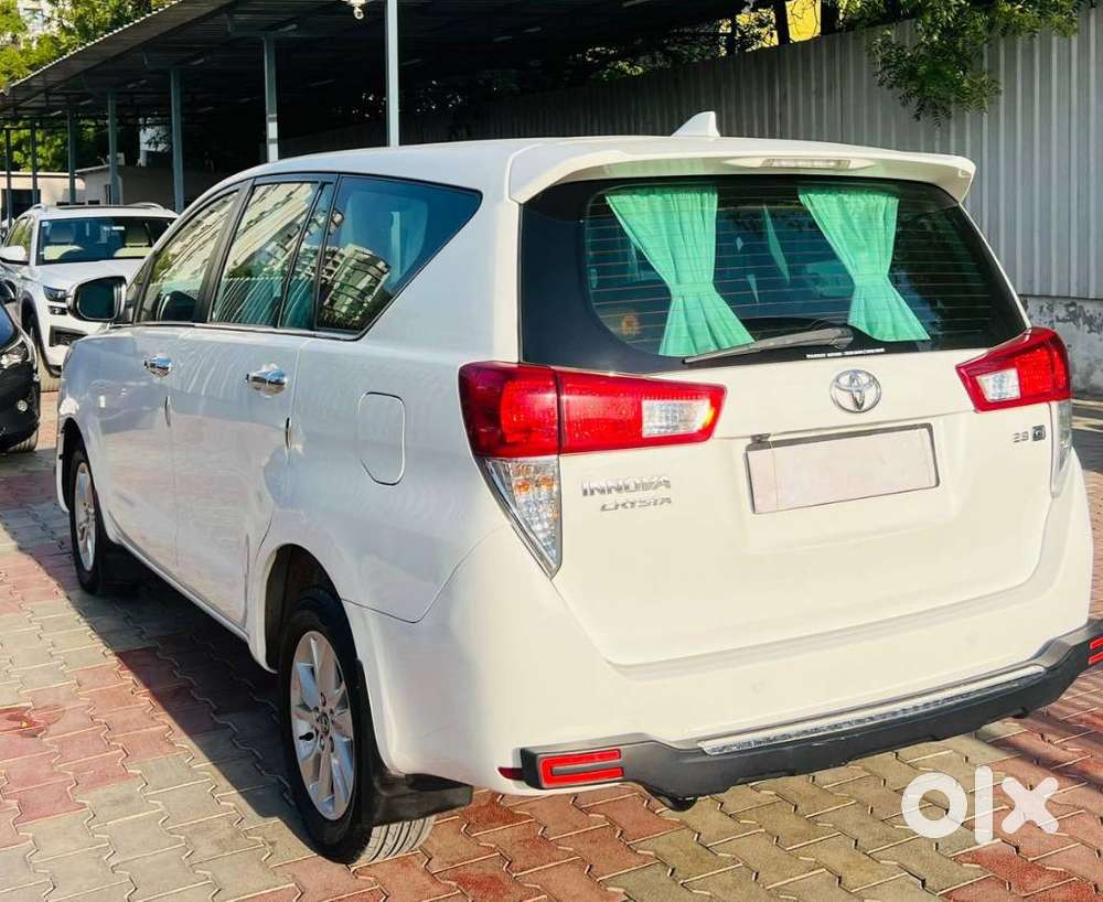 Toyota Innova Crysta 2.8 Gx At, 2016, Petrol