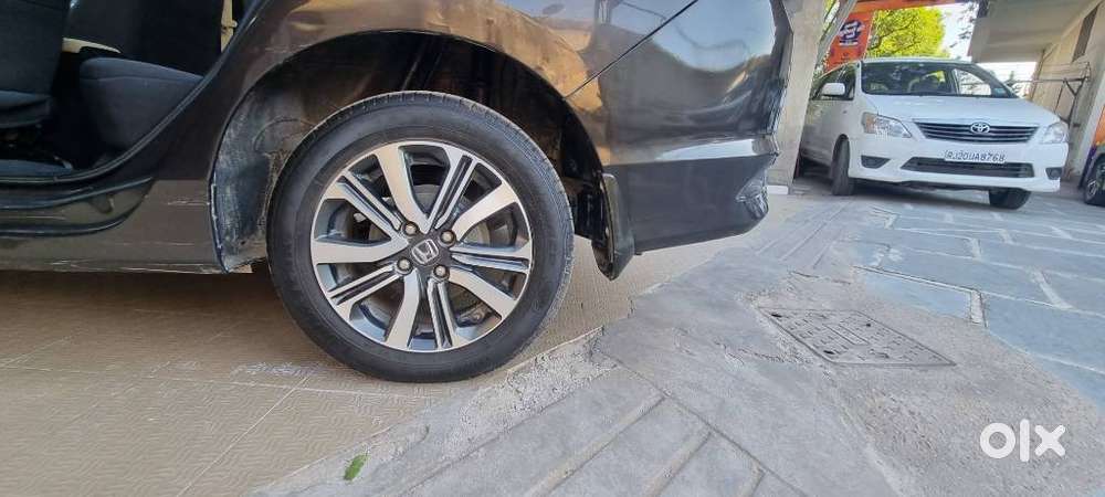 Honda City 1.5 V 5th Gen I-vtec Mt, 2018, Petrol