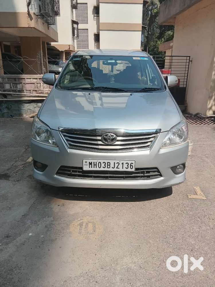 Toyota Innova 8 Seater