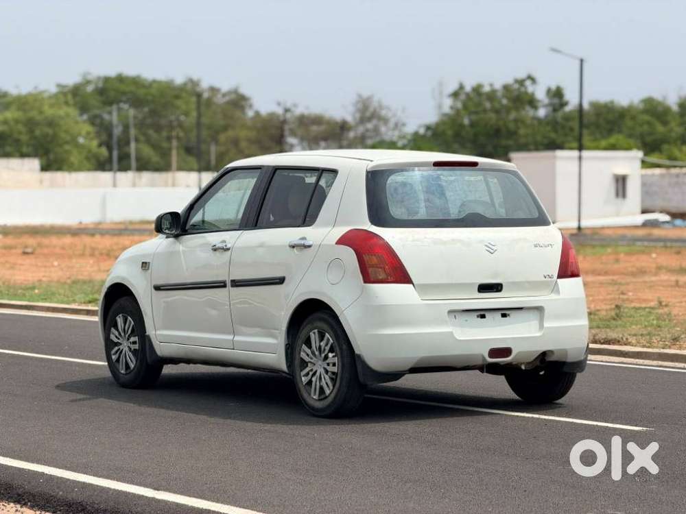 Maruti Suzuki Swift Vxi Bsiv, 2011, Petrol