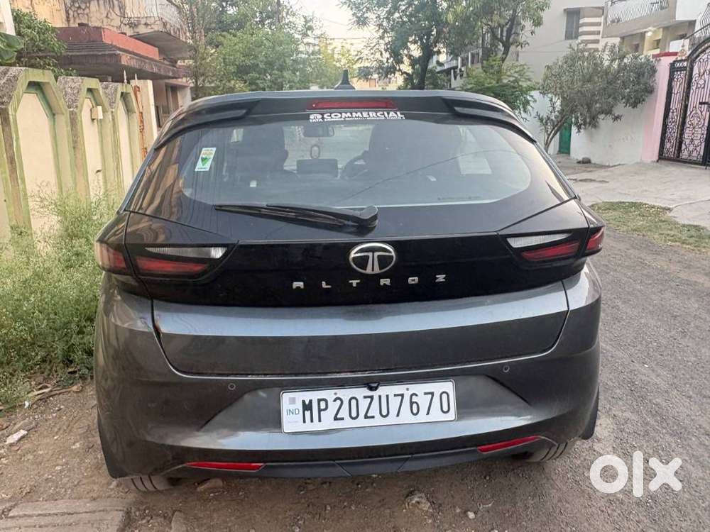 Tata Altroz 2025 Petrol 20700 Km Driven