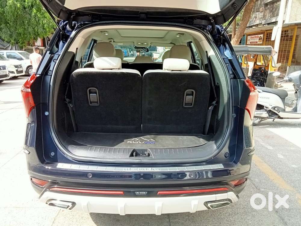 Mahindra Xuv700 2.0 Ax 7 Petrol At Str, 2025, Petrol