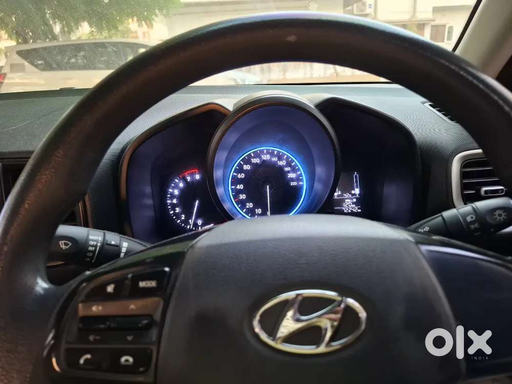 Hyundai Venue 2020 Cng & Hybrids 70000 Km Driven
