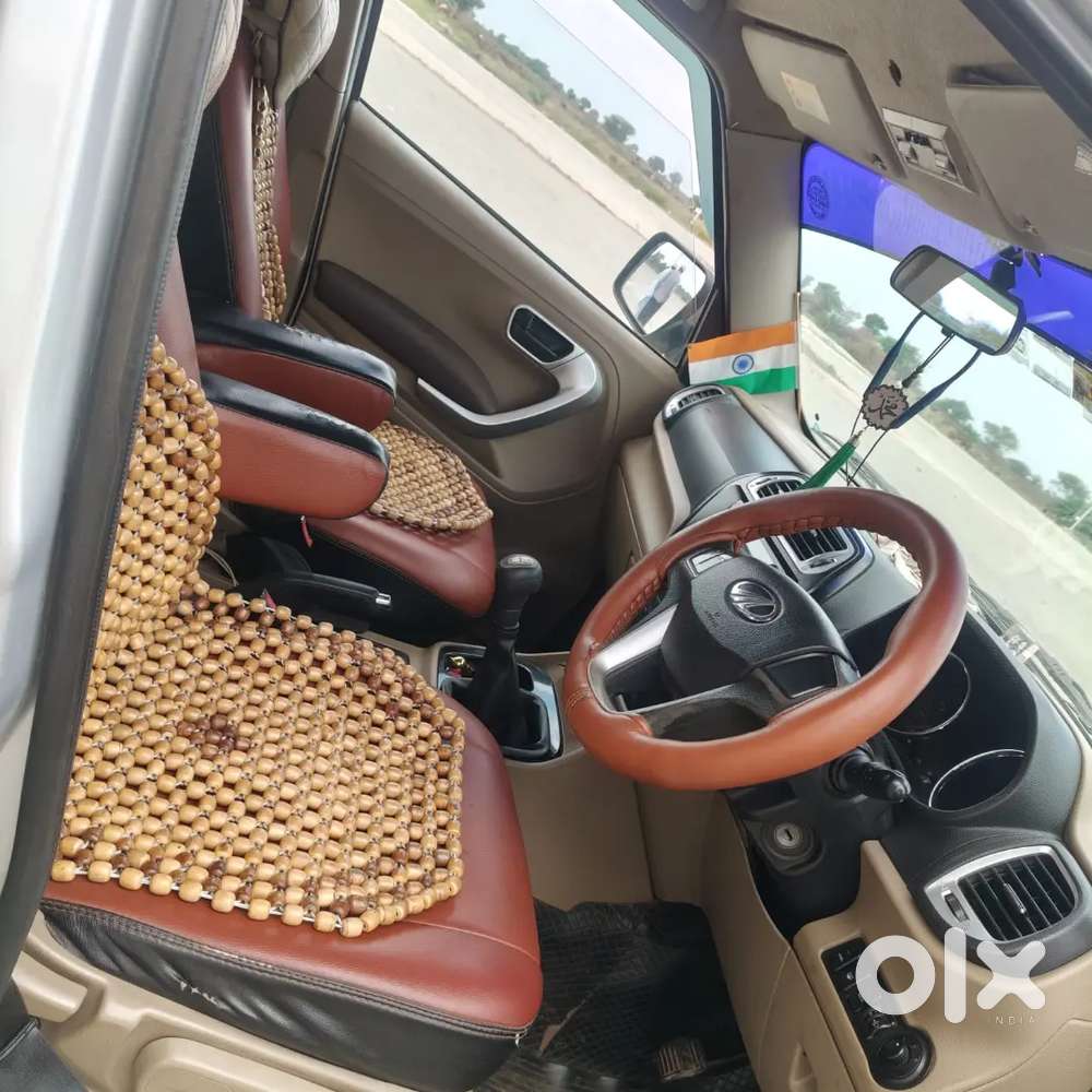 Mahindra Tuv 300 2017