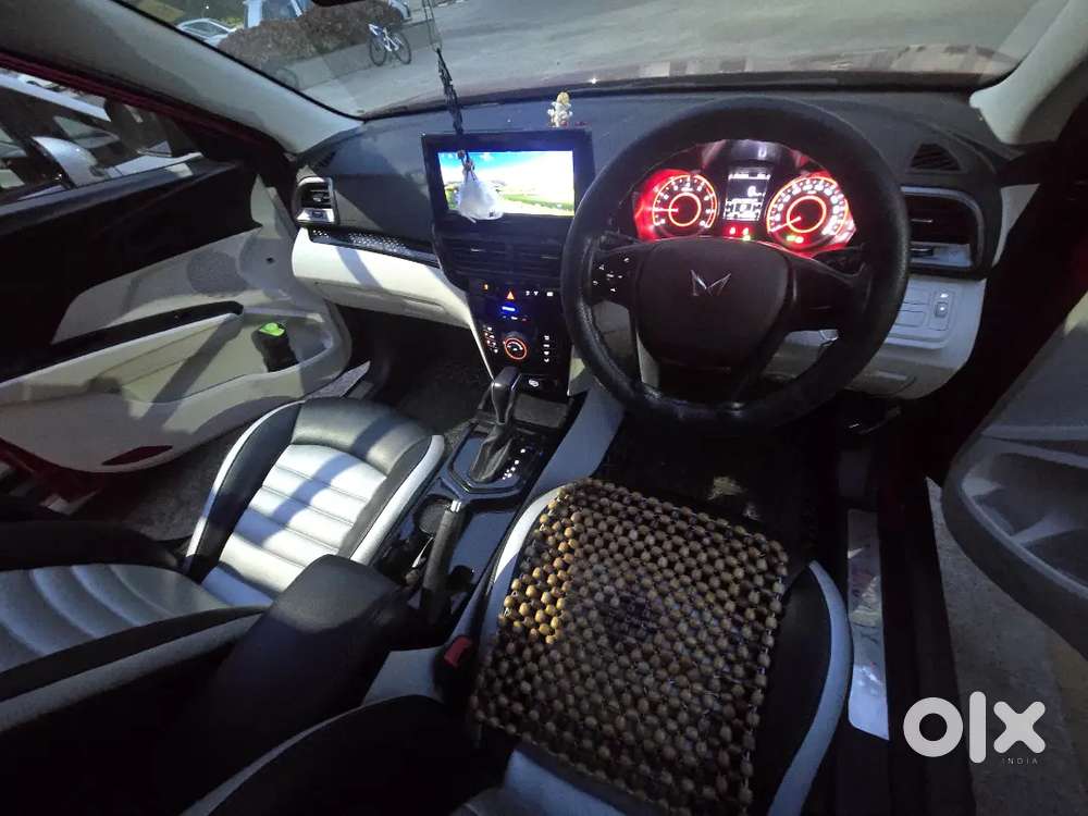Mahindra Xuv 3xo Petrol Mx2 Pro Auto,2024 Dec Regd, Just 6200 Kms Run.