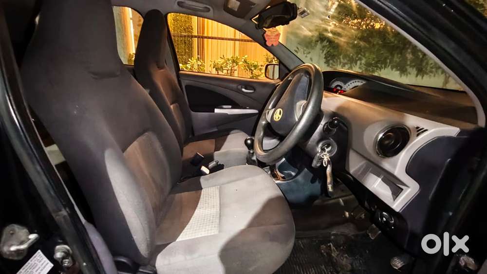 Toyota Etios V, 2011, Petrol