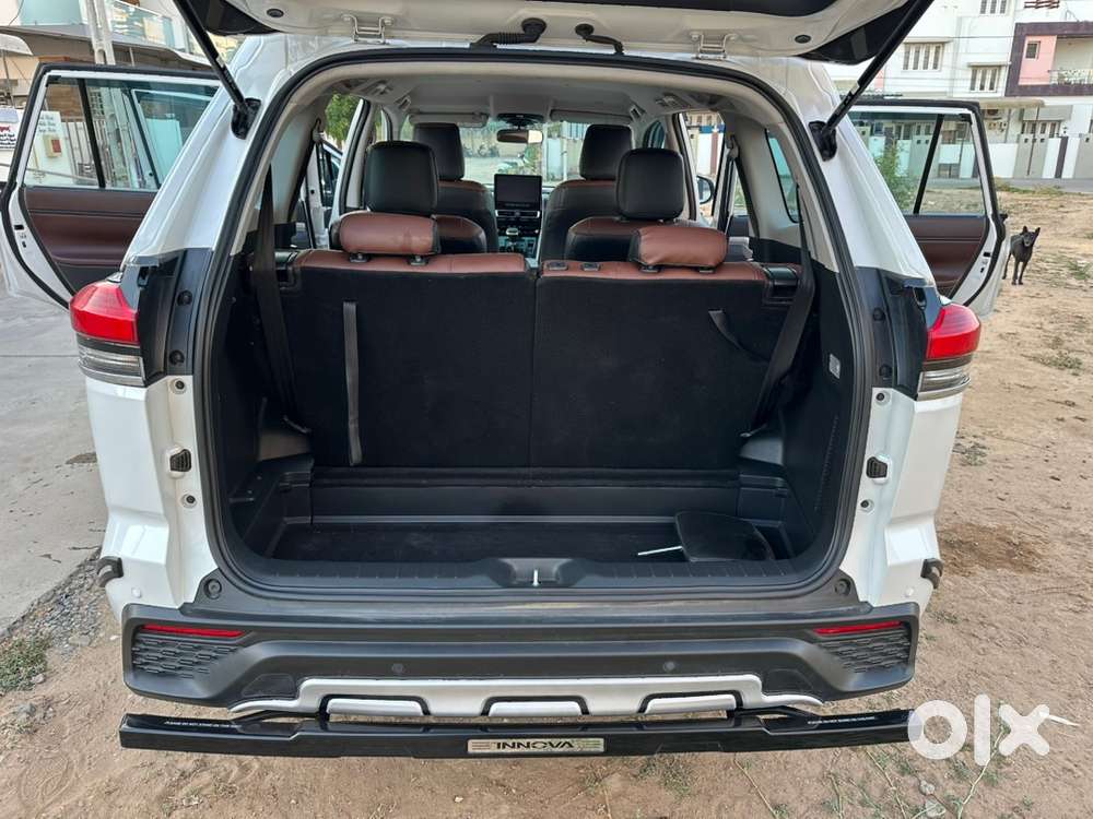 Toyota Innova Hycross Gx(o) - 7 Seater (pearl White & Low Mileage)