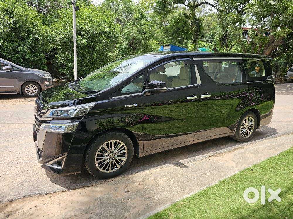 Toyota Vellfire 2.5 Executive Lounge, 2020, Petrol
