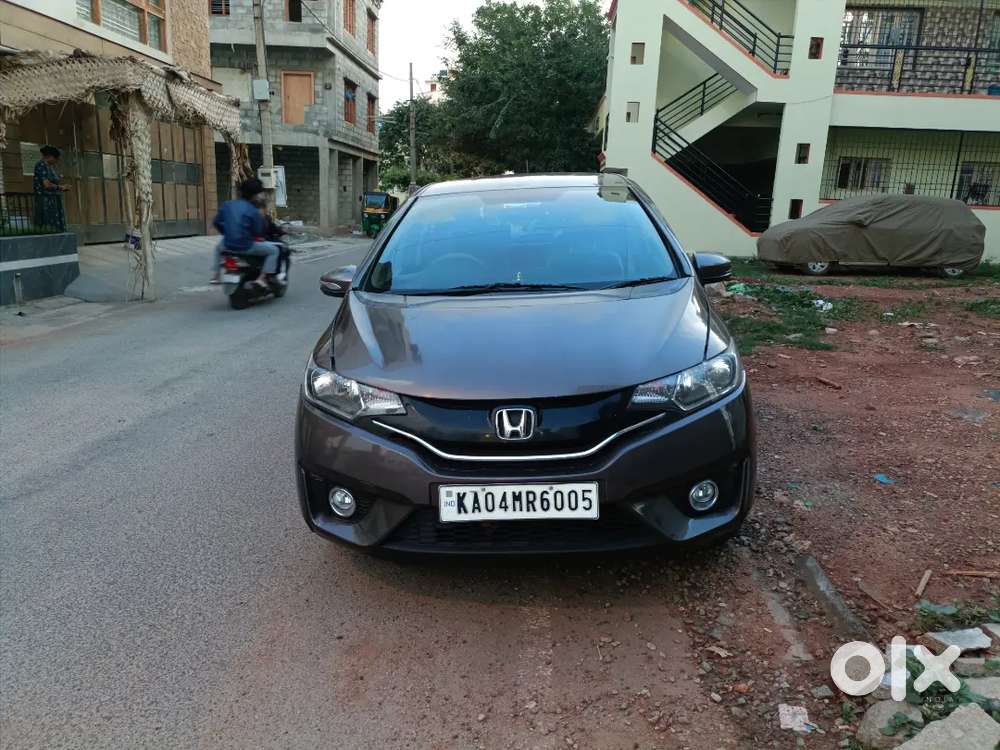 Honda Jazz 1.2 V Cvt I-vtec 2016 ,at ,36,882 Km  Spinny  Purchased