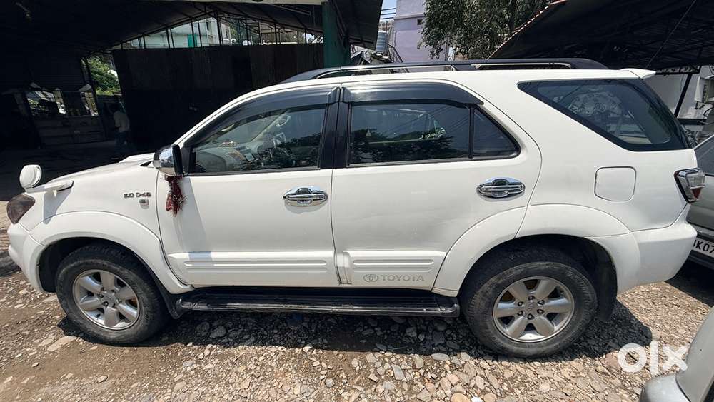 Toyota Fortuner Diesel 2011