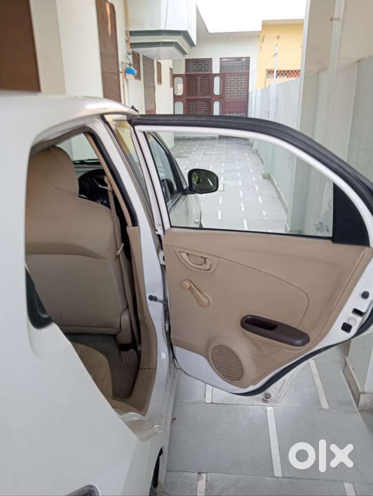 Low Driven 2013 Honda Brio (28k Km) - Single Handed & Fully Maintained