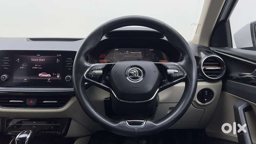 Skoda Slavia Style 1.0l Tsi At, 2022, Petrol