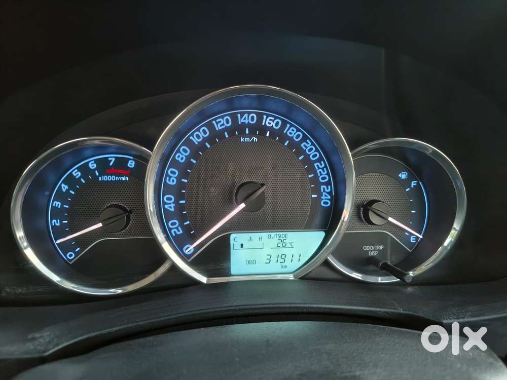 Toyota Corolla Altis 1.8 J, 2016, Petrol