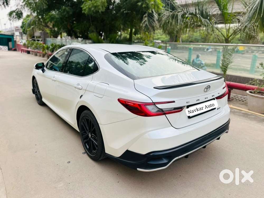 Toyota Camry Hybrid, 2026, Petrol